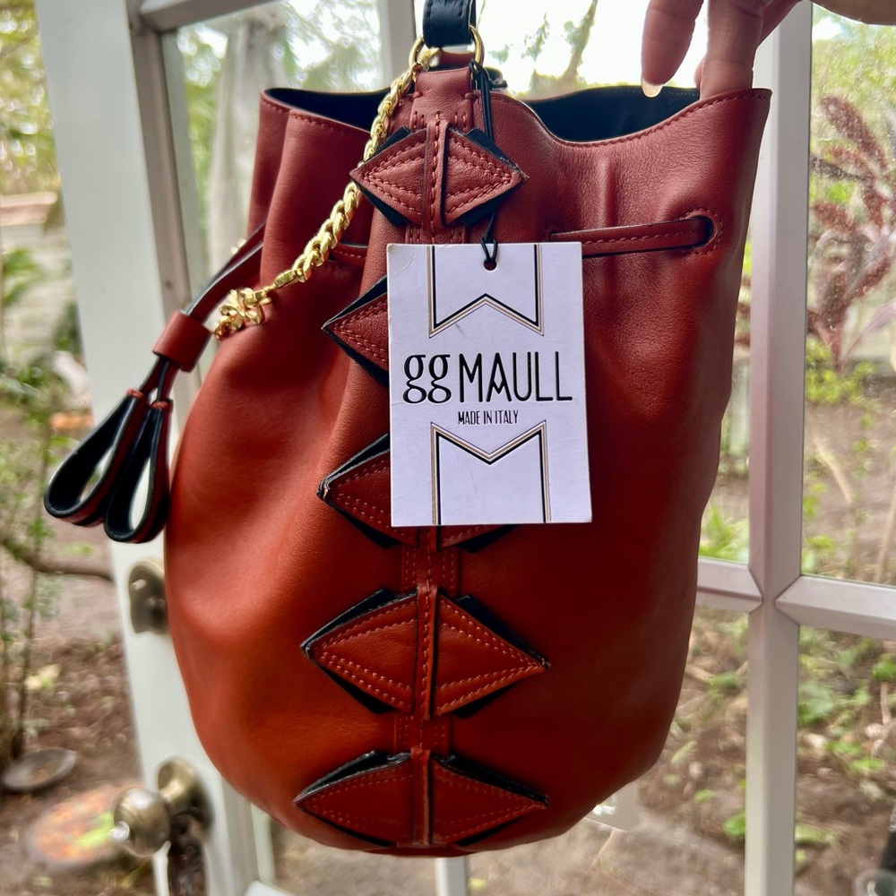 GG Maull Italy chestnut Leather Shoulder Bucket Bag. New with Tags!